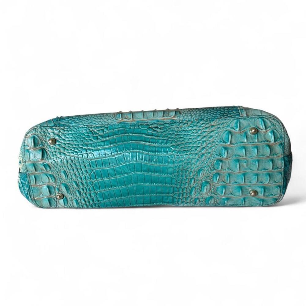Brahmin tote bag features a - Picture 4 of 5